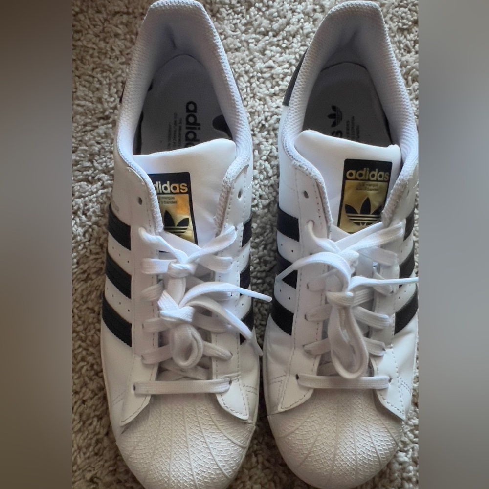 Adidas ‘Superstars’